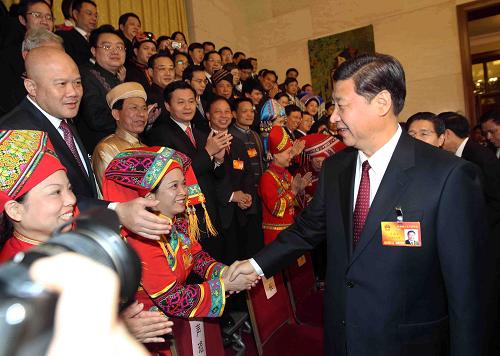 3月10日,中共中央政治局常委、国家副主席习近平参加十一届全国人大三次会议广西代表团的审议。