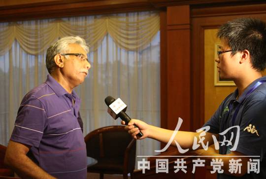 巴基斯坦通讯社记者马苏德接受采访。(人民网记者 李晓明摄)