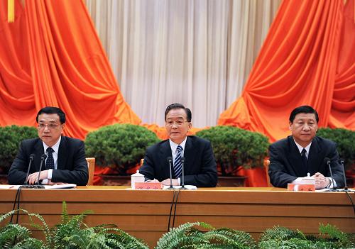 2月4日,中共中央政治局常委、国务院总理温家宝在中央举办的省部级主要领导干部深入贯彻落实科学发展观加快经济发展方式转变专题研讨班发表重要讲话。中共中央政治局常委习近平出席,中共中央政治局常委李克强主持。新华社记者 马占成 摄