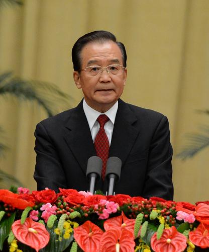 9月29日,国务院在人民大会堂举行国庆招待会,热烈庆祝中华人民共和国成立63周年。这是国务院总理温家宝发表热情洋溢的讲话。新华社记者 马占成 摄