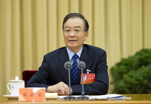 12月12日至14日,中央经济工作会议在北京召开。中共中央政治局常委、国务院总理温家宝作重要讲话。 新华社记者黄敬文摄